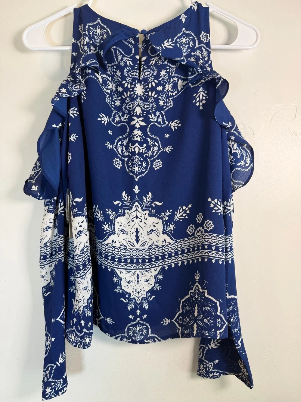 Lovers + Friends Blue Paisley Cold Shoulder Ruffle Vacation Blouse XS - Picture 4 of 11
